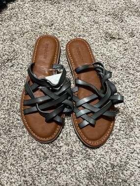 Maurices Dark Grey Strappy Sandals Size 7